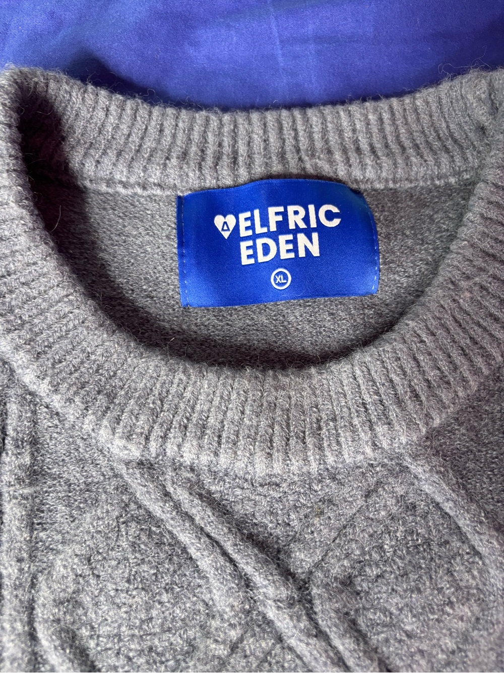 Aelfric Eden Men's Gray Cable Crewneck Sweater